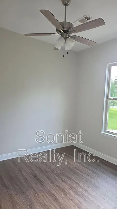 2 bed, 1.5 bath, 796 sqft, $1,275 — Photo 3