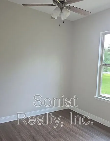 5317 N Galvez St — Photo 3