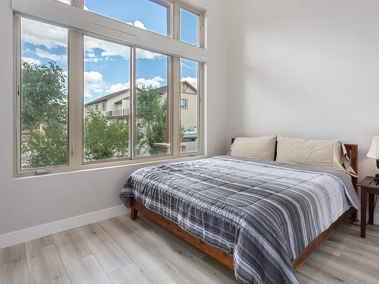 201 Summitview Ln — Photo 9