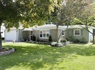 120 Harmony Ln, Springfield, MI 49037