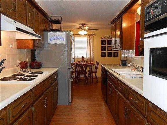 3rd image of 36 Arapaho Dr