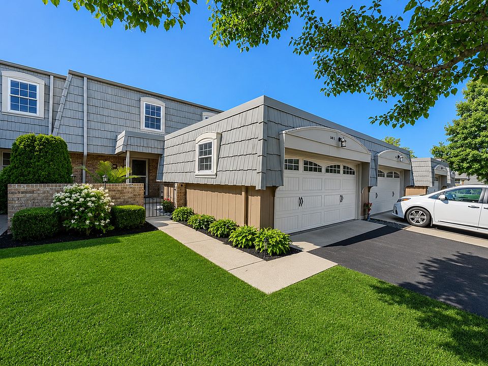 1st image of 660 Versailles Cir Unit E