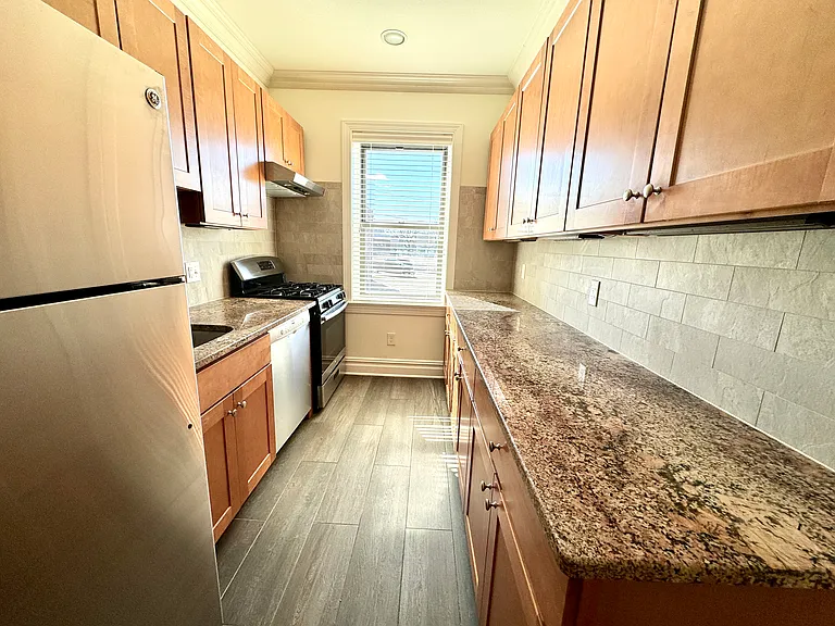 855 Broad Ave — Photo 24