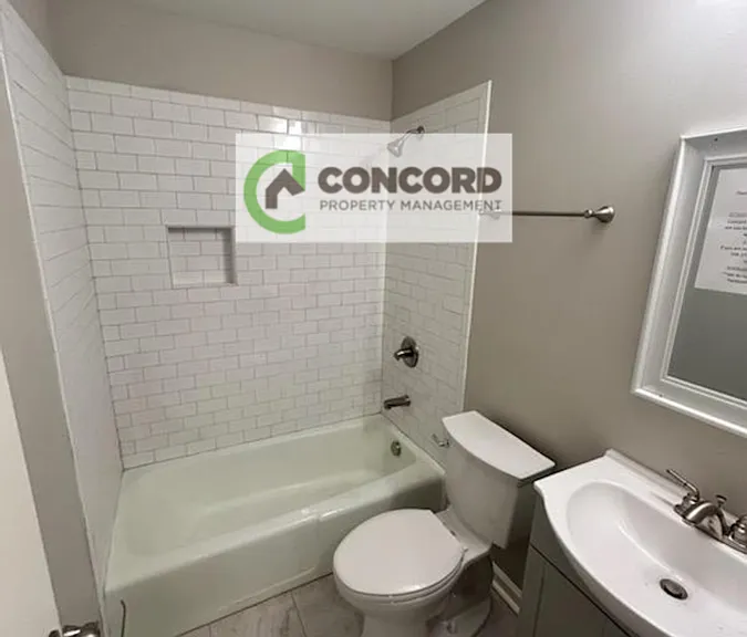 421 E Hendrix St #B — Photo 10