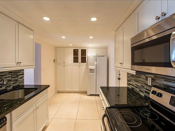 3rd image of 1833 S Ocean Dr APT 906