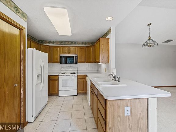 4th image of 1522 4th Ave E