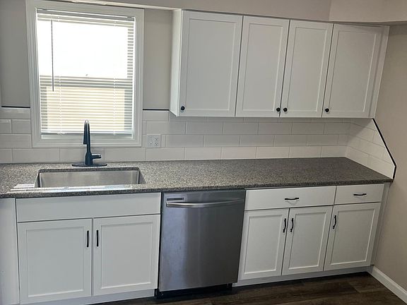 3rd image of 229 Manawa Ave APT B
