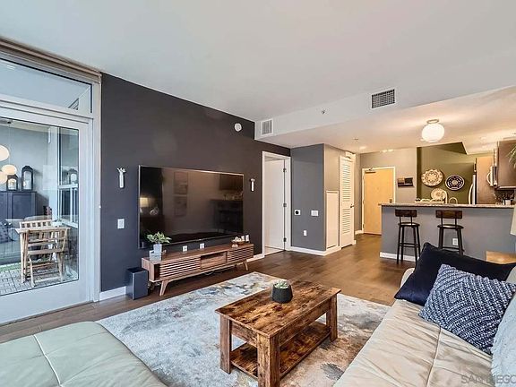 3rd image of 321 10th Ave Unit 904