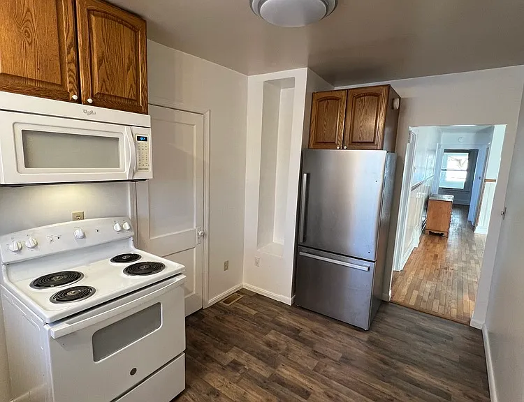 606 Church St — Photo 3