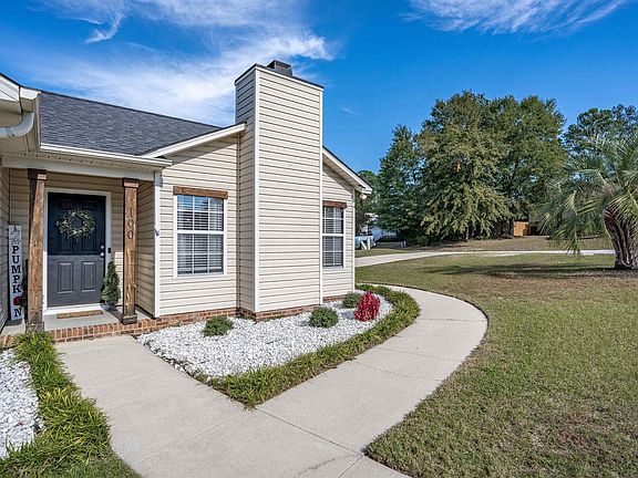 4th image of 100 Olde Oak Ct