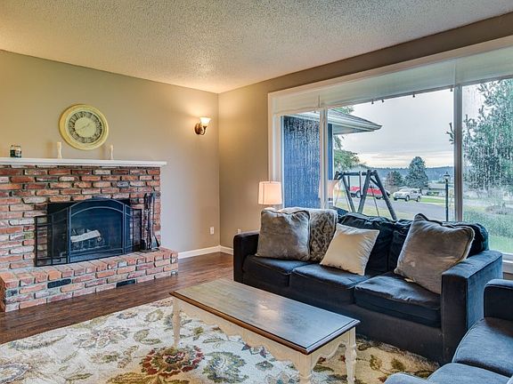 5th image of 488 SW Thornberry Dr
