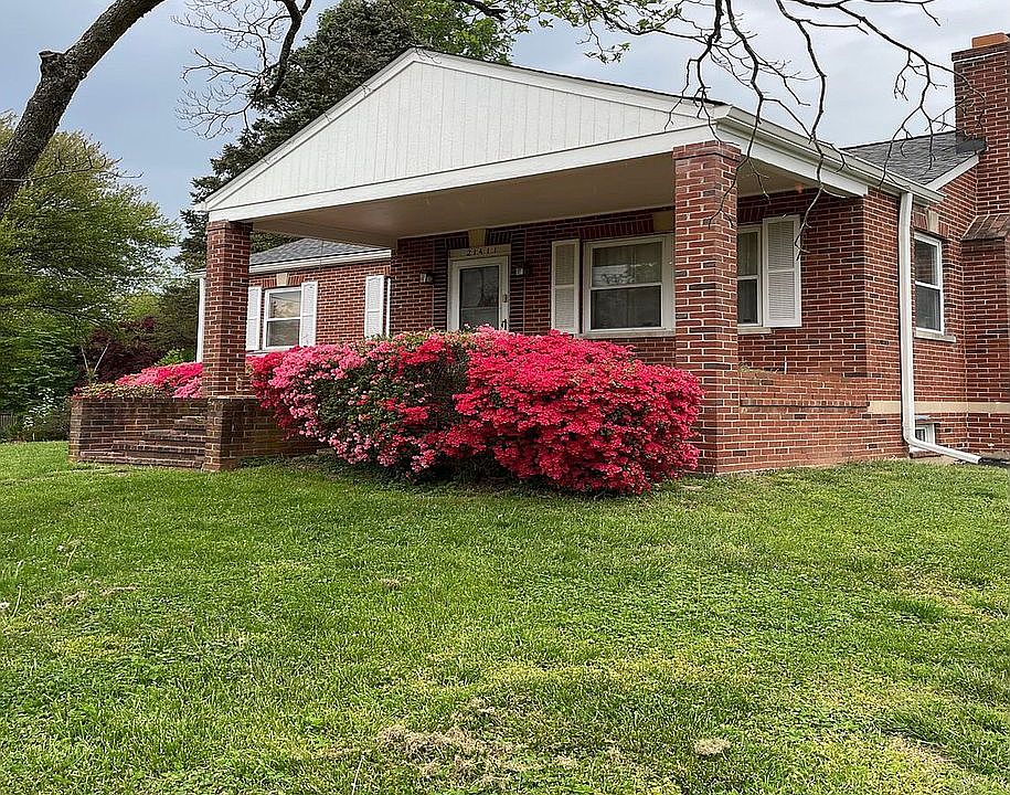 1st image of 21411 Montgomery Ave