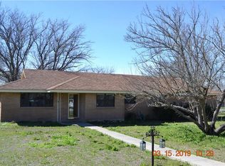 221 Robert St, Aledo, TX 76008