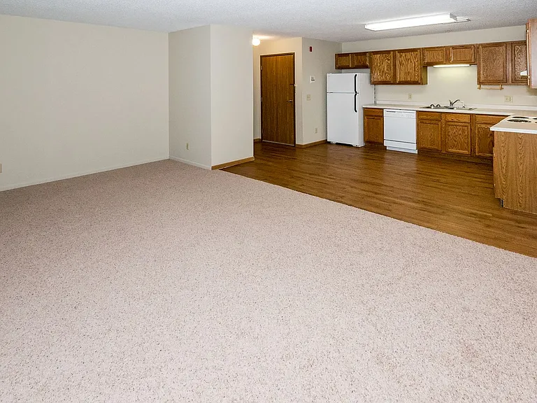 Pine Ridge Apartments — Photo 9