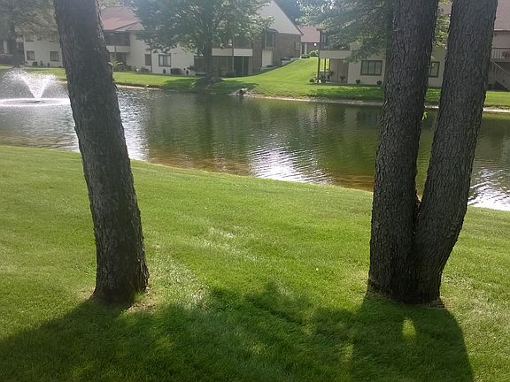 2nd image of 504 Oak Ln