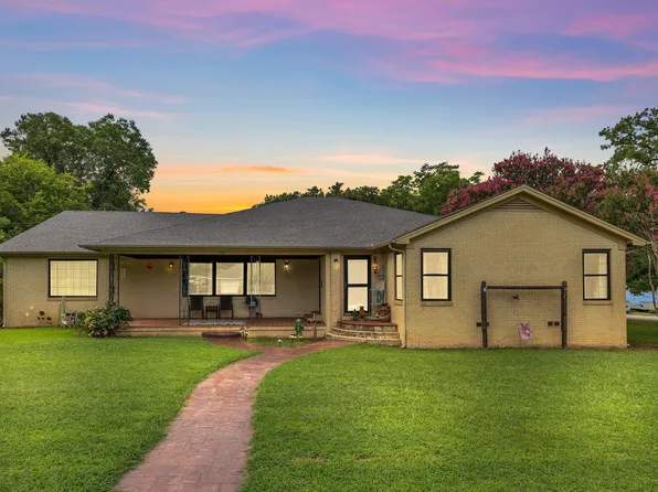 2007 Cates St, Bridgeport, TX 76426