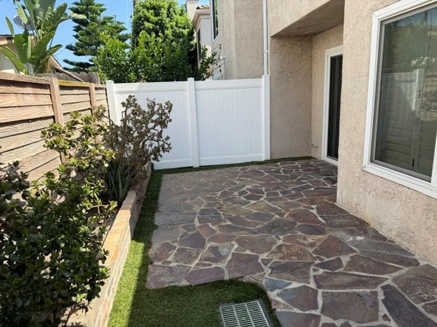 Victoria Court: 3 Bedroom 2.5 Bath Attached Townhouse, — Photo 3