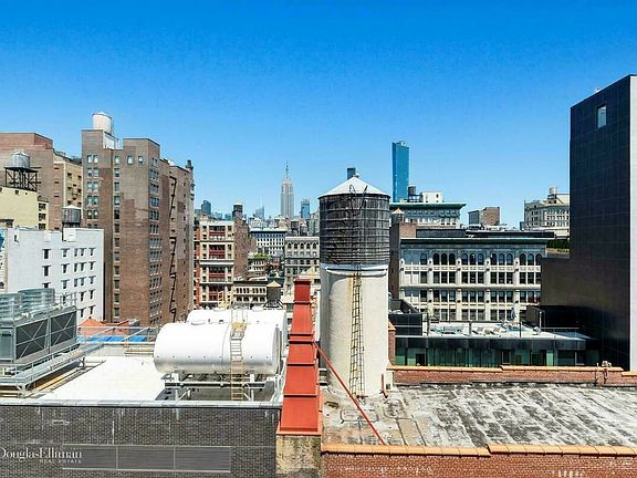 4th image of 7 E 14th St APT 19U
