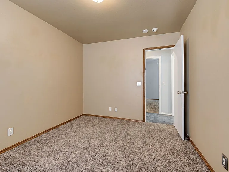 2032 Emerald Brook Ct — Photo 35
