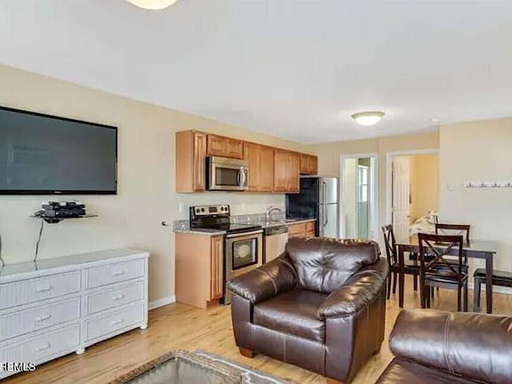 4th image of 16 Inlet Dr Unit 4