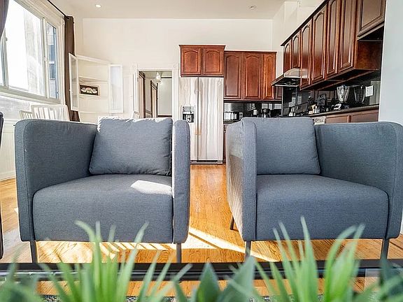 2nd image of 2066 McAllister St #2064