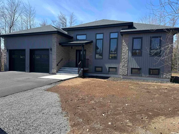 11 Chiavari Clos, Pt Hawkesbury, NS B9A 2M3