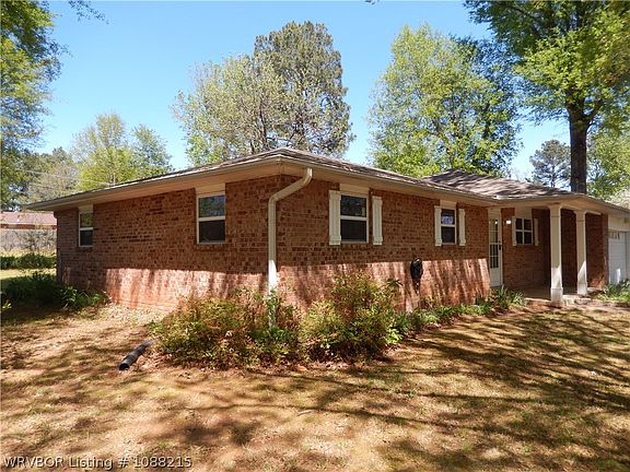 4th image of 157 Riviera Dr