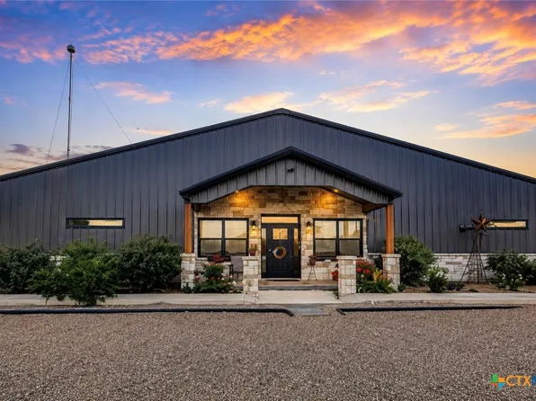 206 Deer Trail Ln, Goliad, TX 77963