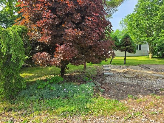 4877 Presidential Ave, Geneva, OH 44041