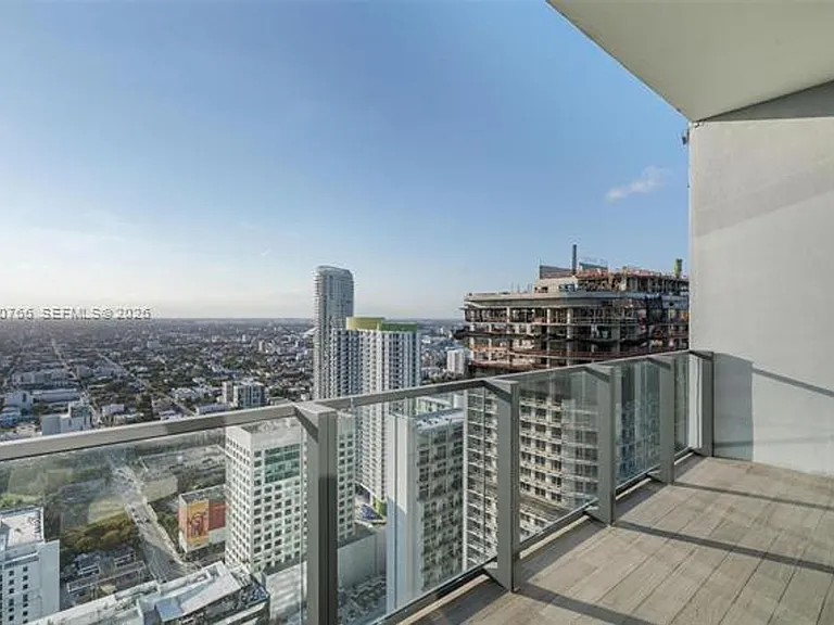 88 SW 7th St #4203 — Photo 49