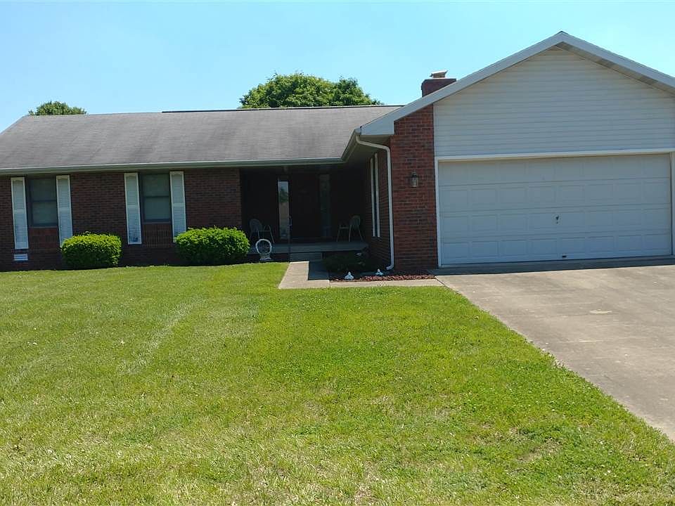 1st image of 413 Persimmon Dr