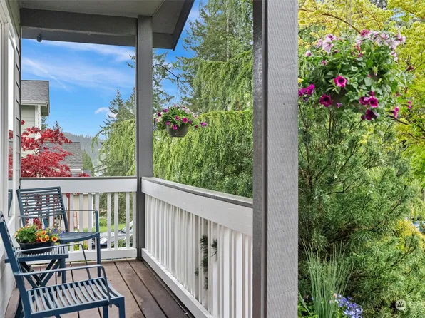 90 E Wade Street, Allyn, WA 98524