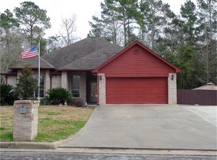300 Larry Ave, Livingston, TX 77351