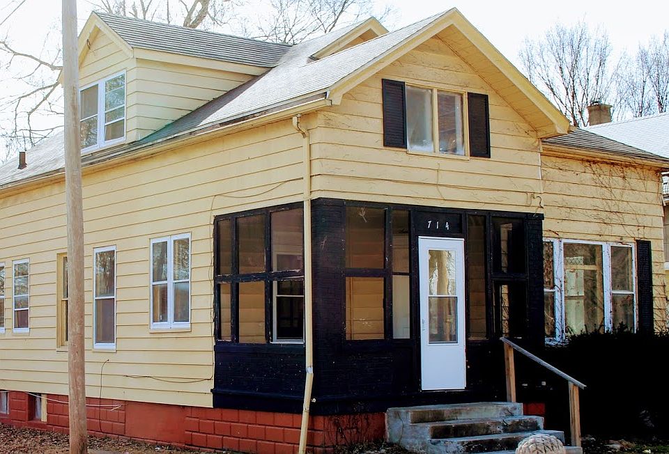 1st image of 714 W Armstrong Ave