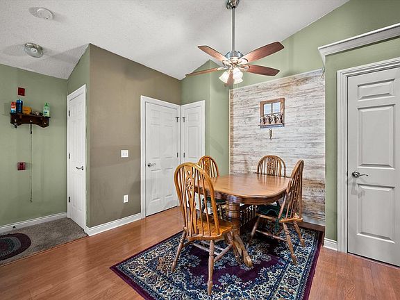4th image of 558 Pewaukee ROAD #H