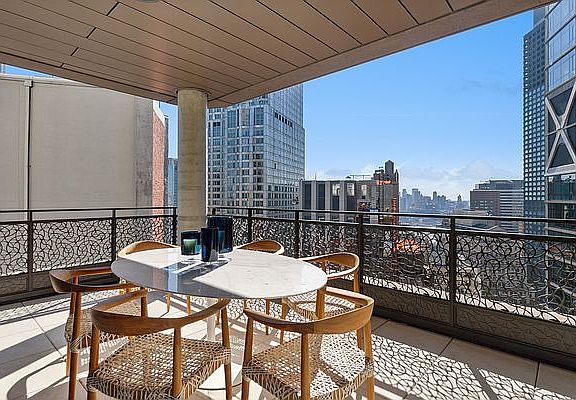2nd image of 25 Park Row #26C