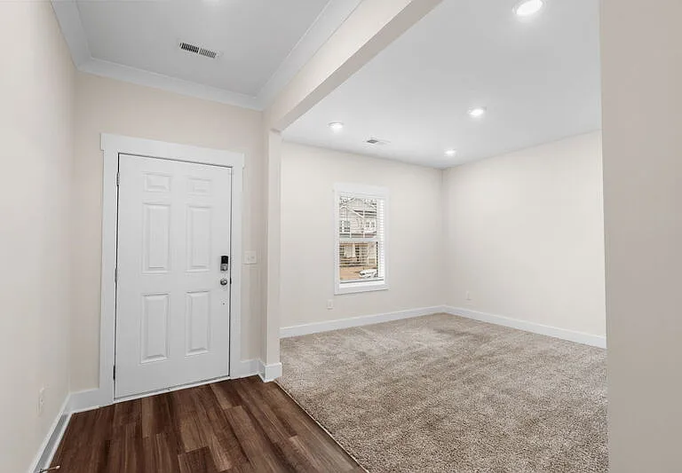 216 Pewter Cir — Photo 2