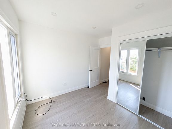3rd image of 1865 Davenport Rd #2