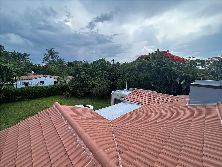 9600 N Miami Ave — Photo 33
