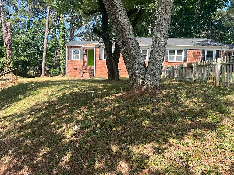 740 Casplan St SW — Photo 13
