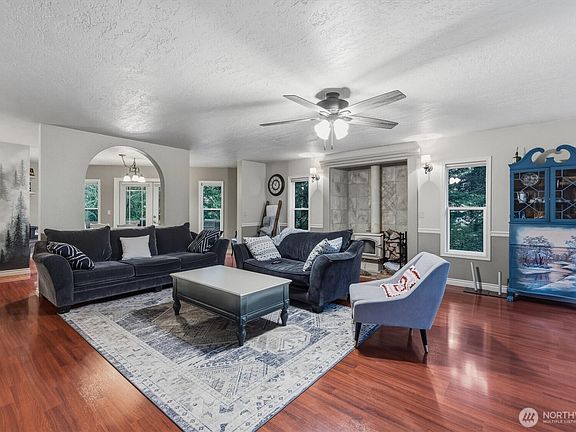 3rd image of 111 Sunset View Road