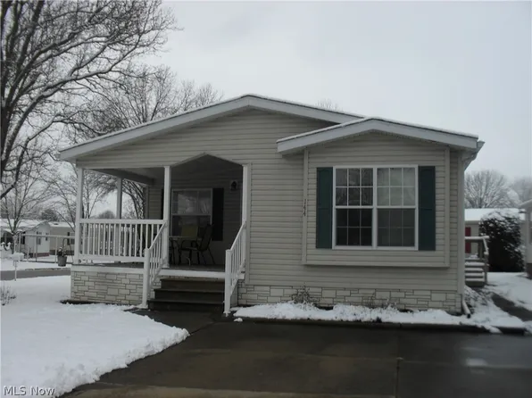 144 C St SW, Navarre, OH 44662