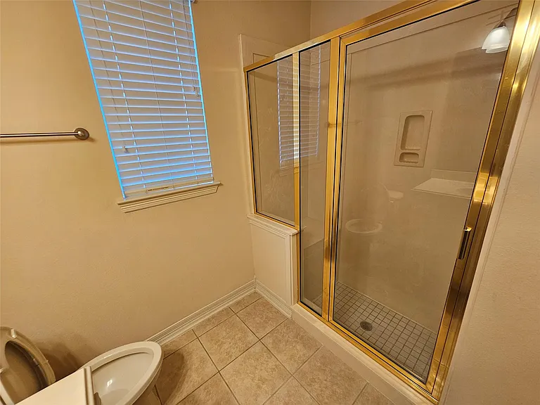 3218 Waters Edge Dr — Photo 38