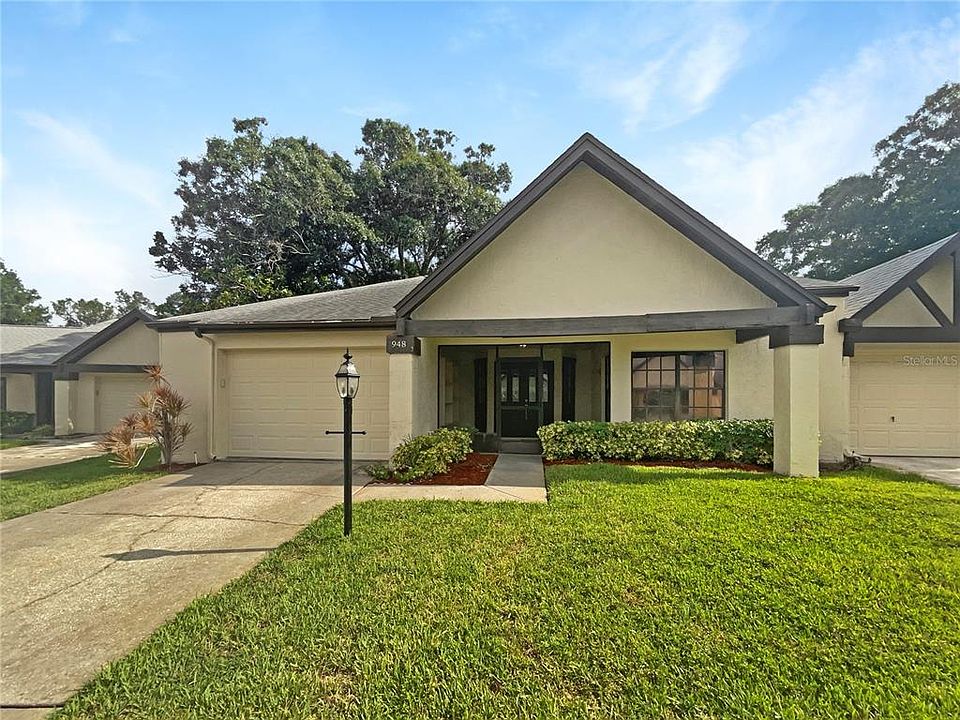 1st image of 948 ROSEWOOD LANE