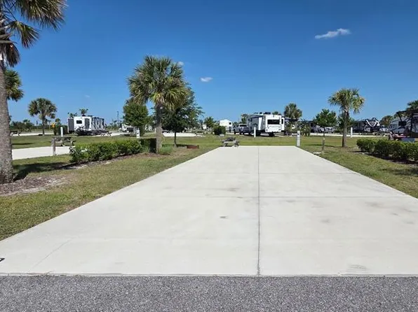 33 Tiki Turn Hwy #630-E, Lake Wales, FL 33898