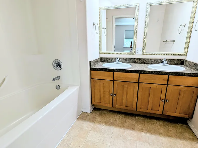 1402 Hall St #B — Photo 10