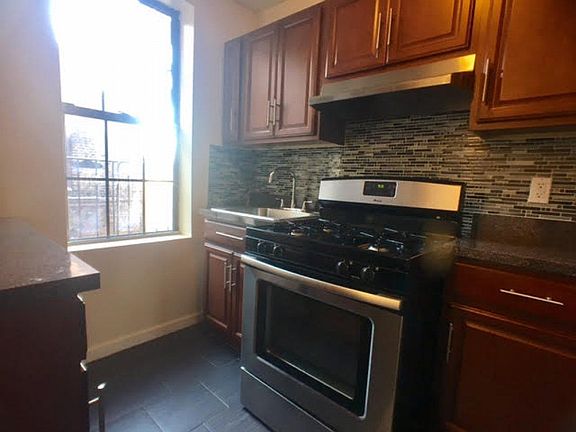 3rd image of 226 W 150th St APT 6F
