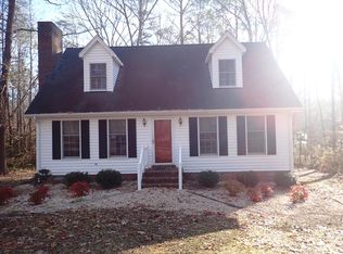 896 Lake Dr, Tappahannock, VA
