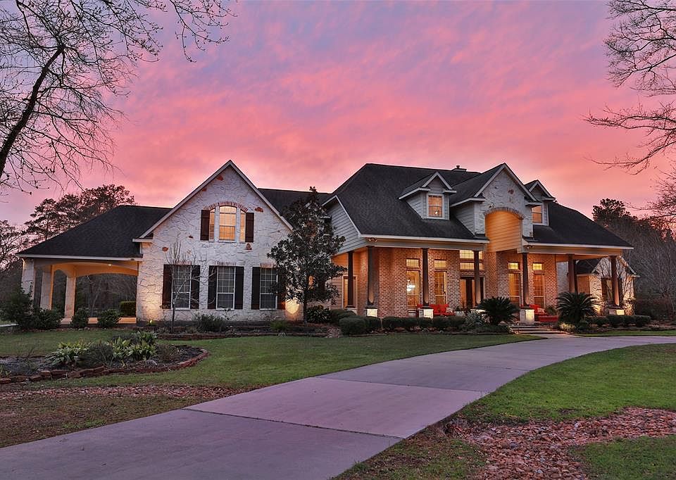 Gorgeous! Peaceful country setting on this Austin Stone/Brick home! Approx 7.1 acres per MCAD