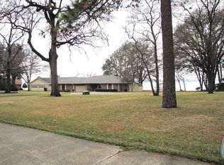 121 Westshore Dr, Gun Barrel City, TX 75156